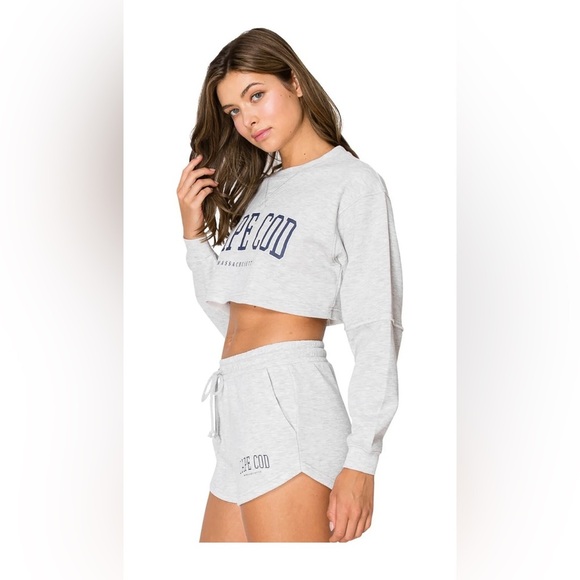 NWT Lazy Sunday “Cape Cod Massachusetts” Gray Fleece Cropped Sweatshirt in Small - Picture 2 of 15